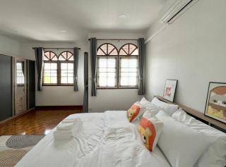 MIQ HK611 Huai Khwang 4BR Jodd fair - Ban Na Song - 6