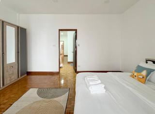 MIQ HK611 Huai Khwang 4BR Jodd fair - Ban Na Song - 5
