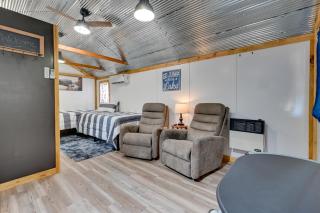 Iowa Tiny Cabin Near Pine Lake State Park - Steamboat Rock - 2