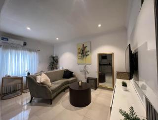 Light, modern apartment in Ikoyi - 3