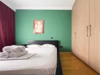 Homevision - Red - Prime Location - 1