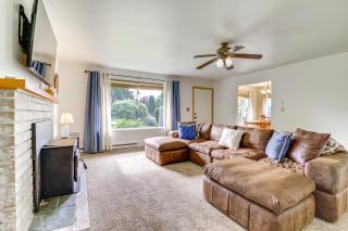 Families and Pets Welcome Home in Carnation! - Pleasant Hill - 8