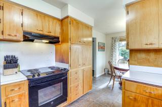 Families and Pets Welcome Home in Carnation! - Pleasant Hill - 3