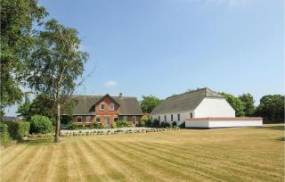 Five-Bedroom Holiday Home In Humble - Humble - 5