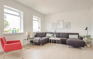 Five-Bedroom Holiday Home In Humble - 8