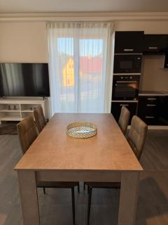 Byt apartman 72m2 private garden PARKING FREE - Praga - 1