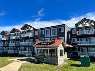 ML286 Beautiful Views New Deck WiFi EZ Parking - 9