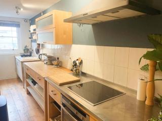 Ninetree hill one bedroom basement flat - Bristol - 2