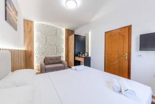 ApartHotel by the Lake in the Beautiful Shiroka - 1