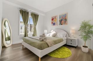 Springbank Hill 2BR Townhouse near WinSport – King Bed, Garage, AC, Workspace - 5