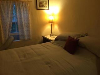 Charming Farmhouse in the City, Near Wine Country - Belleville - 2