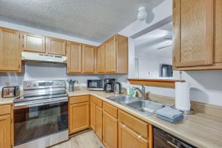 Lincoln Apartment with Balcony 2 Mi to Loon Mtn! - Lincoln - 1