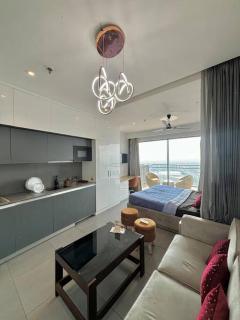 Flat in Noida , Supernova 26th floor - New Delhi - 3