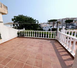 Chalet adosado en Matalascañas con piscina y chimenea, cerca de la playa - Matalascañas - 9