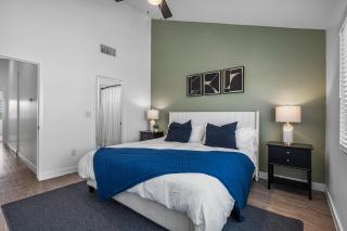 Stylish Phoenix Suite by Zenia Stays - Central & Cozy Escape - Phoenix - 1