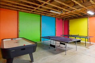 Creekside Fun Pet-friendly, Games & Fire Pit - Morton Grove - 6