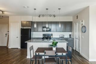 Cullen 8202 I Modern Design I 2bd2bth I Parking - Houston - 9