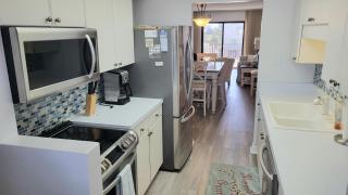 304 - Beachy 2/2 ocean view sleeps 6 - New Smyrna Beach - 4