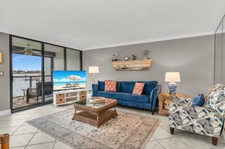 Perfect Waterfront Getaway on Marco River - 7