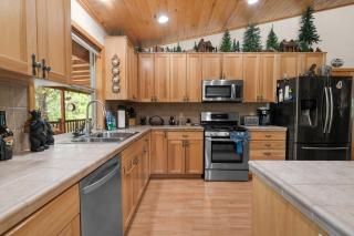 Sugarbear Cabin - Luxurious Log Cabin, Pet Friendly - Sugarloaf - 3