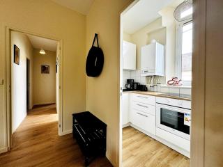 Le Saint - BEST KEYS - 3 Chambres Séparées - Idéal Pro & Famille - Patio Privé - Proche Centre Ville - Smart TV - WiFi Fibre - Check-in Autonome - Parking Facile & Gratuit - Sens - 2
