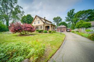 Central Erie Vacation Rental about 2 Mi to Beach! - Erie - 8