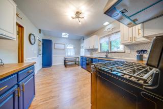 Central Erie Vacation Rental about 2 Mi to Beach! - Erie - 3
