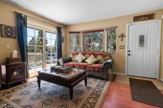 Smo Haus- Located in the quiet area of Big Bear City, with mountain views. - 4