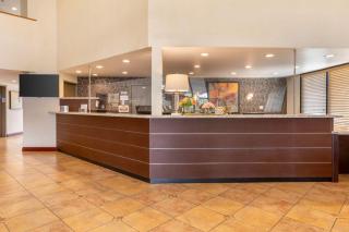 Best Western Plus West Covina Inn - West Covina - 4