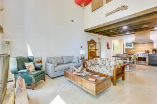 Charming Eclectic Vacation Rental with Beach Access! - Eclectic - 6