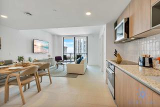 Modern 1BR Apartment with Pool - 4
