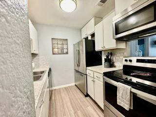 2 Master br apt 1st floor ,20 min to beach - 8