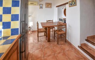 1 Bedroom Nice Home In Roussillon - Roussillon - 4