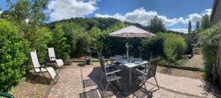 Quai du Val is a Charming Pet and Family Friendly Riverside Gite in Lehon close to Dinan Sleeps 7 - Dinan - 9