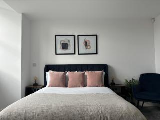 Manchester Apt, Free Parking, Business, Couples & Families - 1