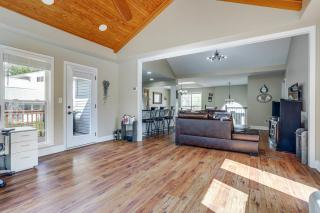 Lakefront Home with Private Boat Dock in Murrayville - Murrayville - 1