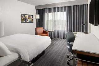 Courtyard by Marriott New Orleans Metairie - Metairie - 4