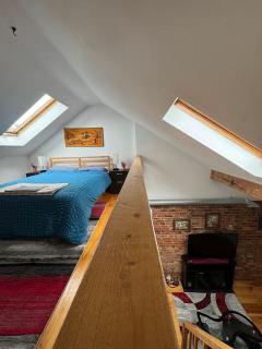 Spacious Townhouse close to Dundas Square! - 6