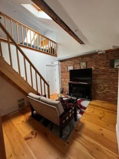 Spacious Townhouse close to Dundas Square! - 4