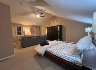 A master suite with own kitchenette and bath - 9