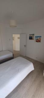BeachCity Guesthouse - Lagos - 7