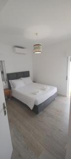 BeachCity Guesthouse - Lagos - 8