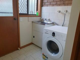 Deakin Town House - 6