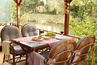 Garden Party House - 3