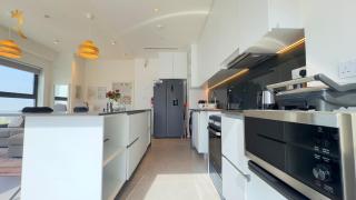 Pixel Perfection 1BR Apartment with Stunning Views in Al Reem - Abu Dhabi - 1