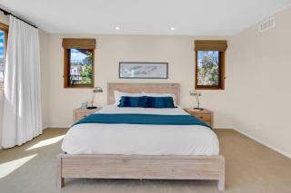 Pacific Views Retreat - Rooftop Deck, Game Room, Fire Pit & Cozy Backyard! - San Diego - 6