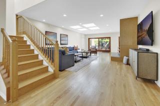 Pacific Views Retreat - Rooftop Deck, Game Room, Fire Pit & Cozy Backyard! - San Diego - 2