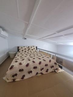 Élégant studio mezzanine à Adzopé Marron - 6