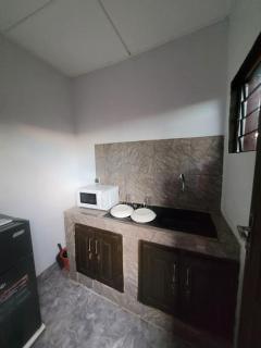 Élégant studio mezzanine à Adzopé Marron - 5