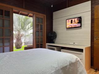 B167 - Casa de Alto Padrão com Piscina Privativa e Espaço Gourmet a 450m do Mar na Praia de Mariscal - Bombinhas-SC - 8